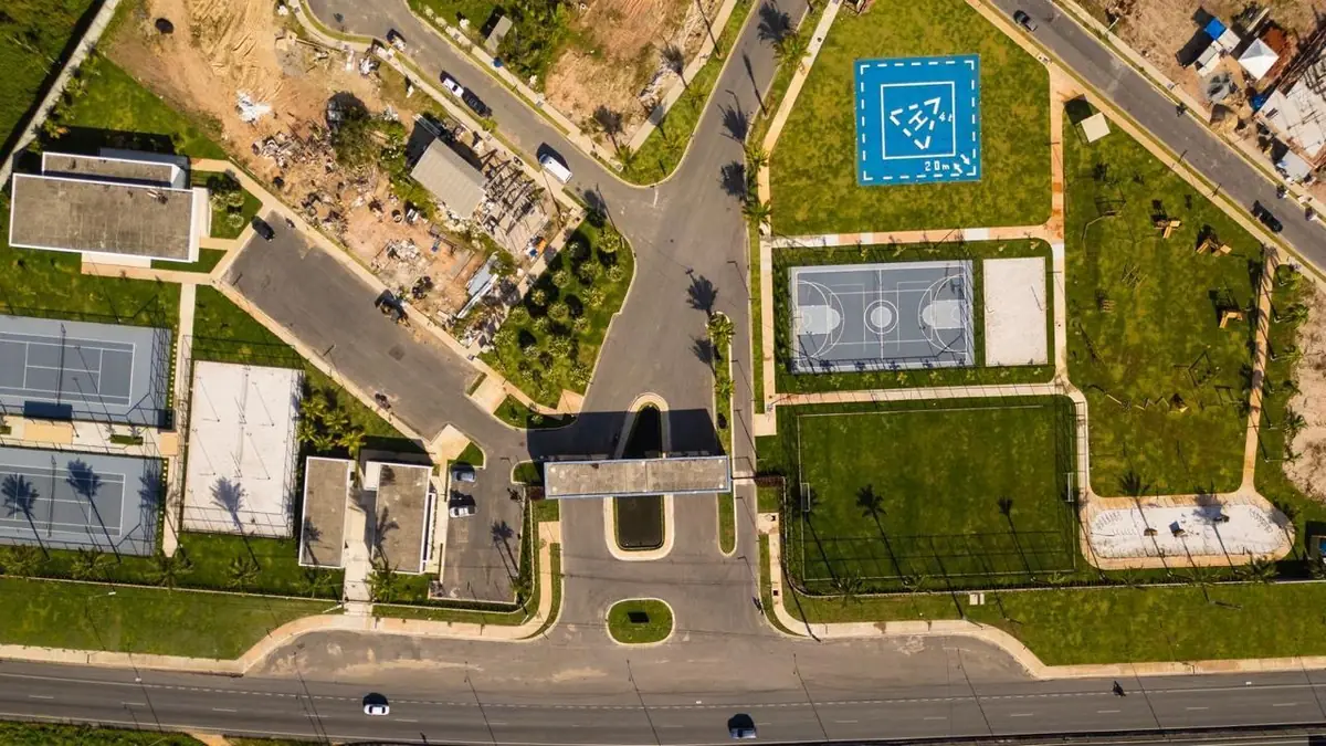 Quadras esportivas e heliponto